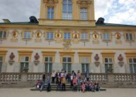 Klasa 1 przed Pałacem w Wilanowie