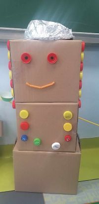 5. Robot z materiałów wtórnych.