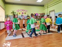 11. Występ przedszkolaków.