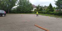 6.  Uczeń na rowerze.