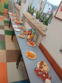 02. Poczęstunek w klasie 1