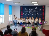 1.Dzień Babci i Dziadka w kl. 0A - powitanie gości wierszem