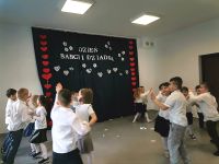 15. Dzień Babci i Dziadka w kl. 0A - krakowiaczek dzieci.