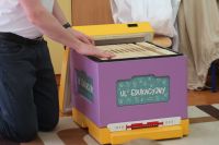 6. Edukator prezentuje ul edukacyjny.
