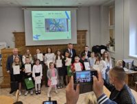 1. Dzieci z nagrodami
