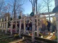 16. wizyta na cmentarzu