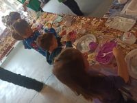 Nr.7-Biedronki tworzą ozdoby