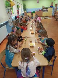 Nr. 6-Poczęstunek po zabawie