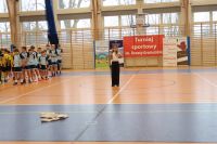 7. Dziewczynka i pokaz taneczny