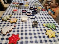 3. Udekorowane piernikowe choinki i gwiazdki małych cukierników.