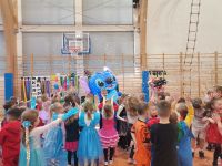 12. Bal karnawałowy - śniegowe atrakcje.