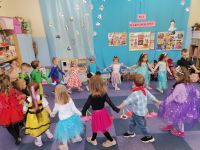 14. Bal karnawałowy .