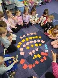 07. Pszczółki przeliczają kwiaty