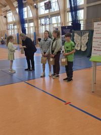 20. Dyrekrot szkoły wręcza nagroda za konkurs