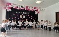 14.Taniec z piosenkÄ… ,,Dla mamy i taty''.